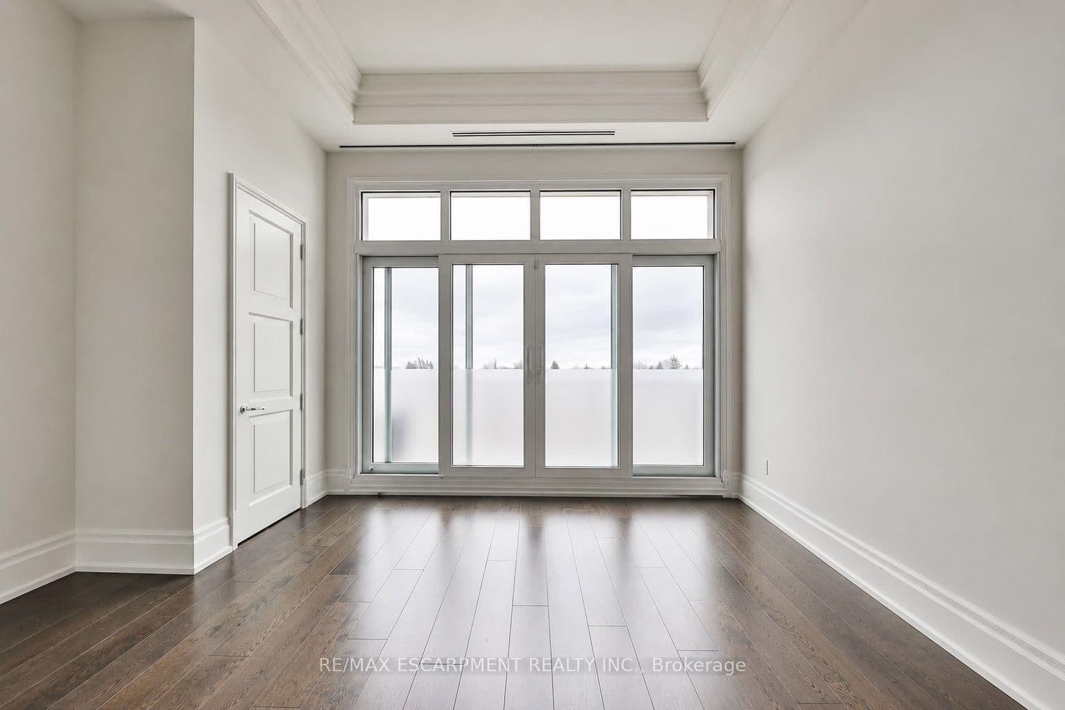 300 Randall Road, Unit PH5 thumbnail 23