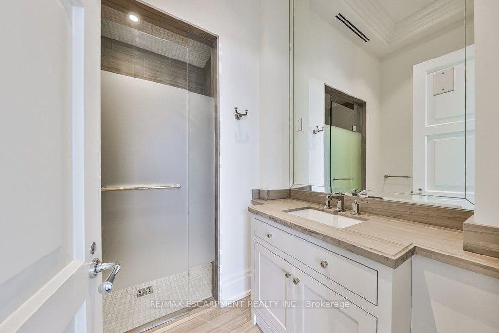 300 Randall Road, Unit PH5 thumbnail 24