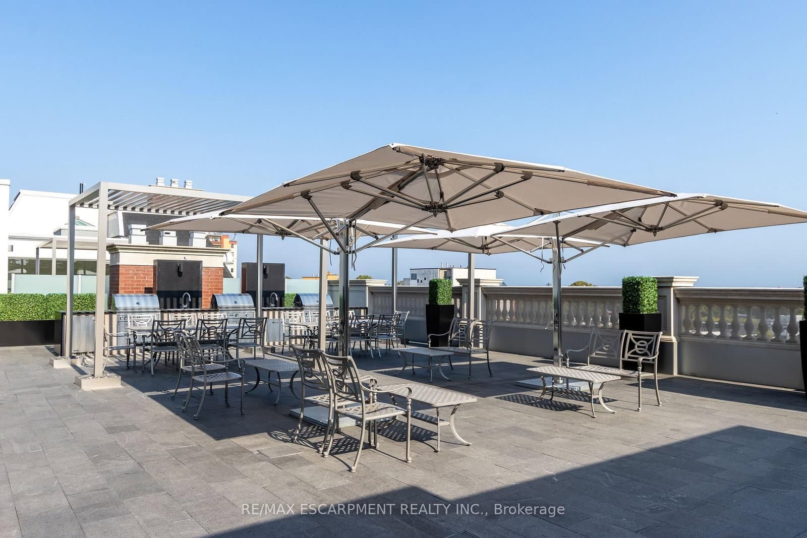 300 Randall Road, Unit PH5 thumbnail 33