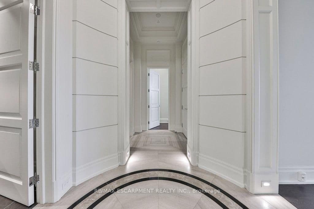300 Randall Road, Unit PH5 thumbnail 4