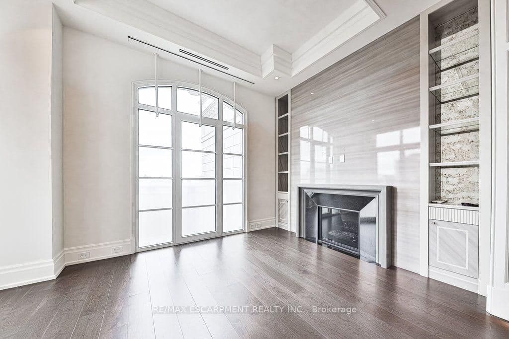 300 Randall Road, Unit PH5 thumbnail 6