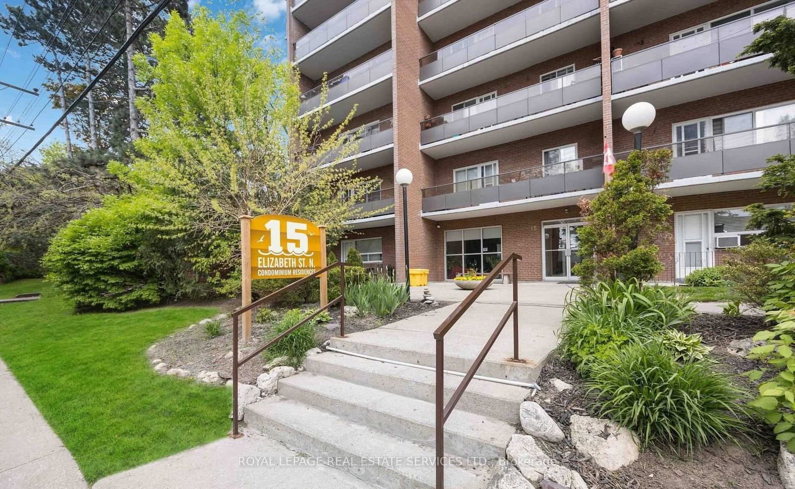 15 Elizabeth Street N, Unit 203 - Image 1