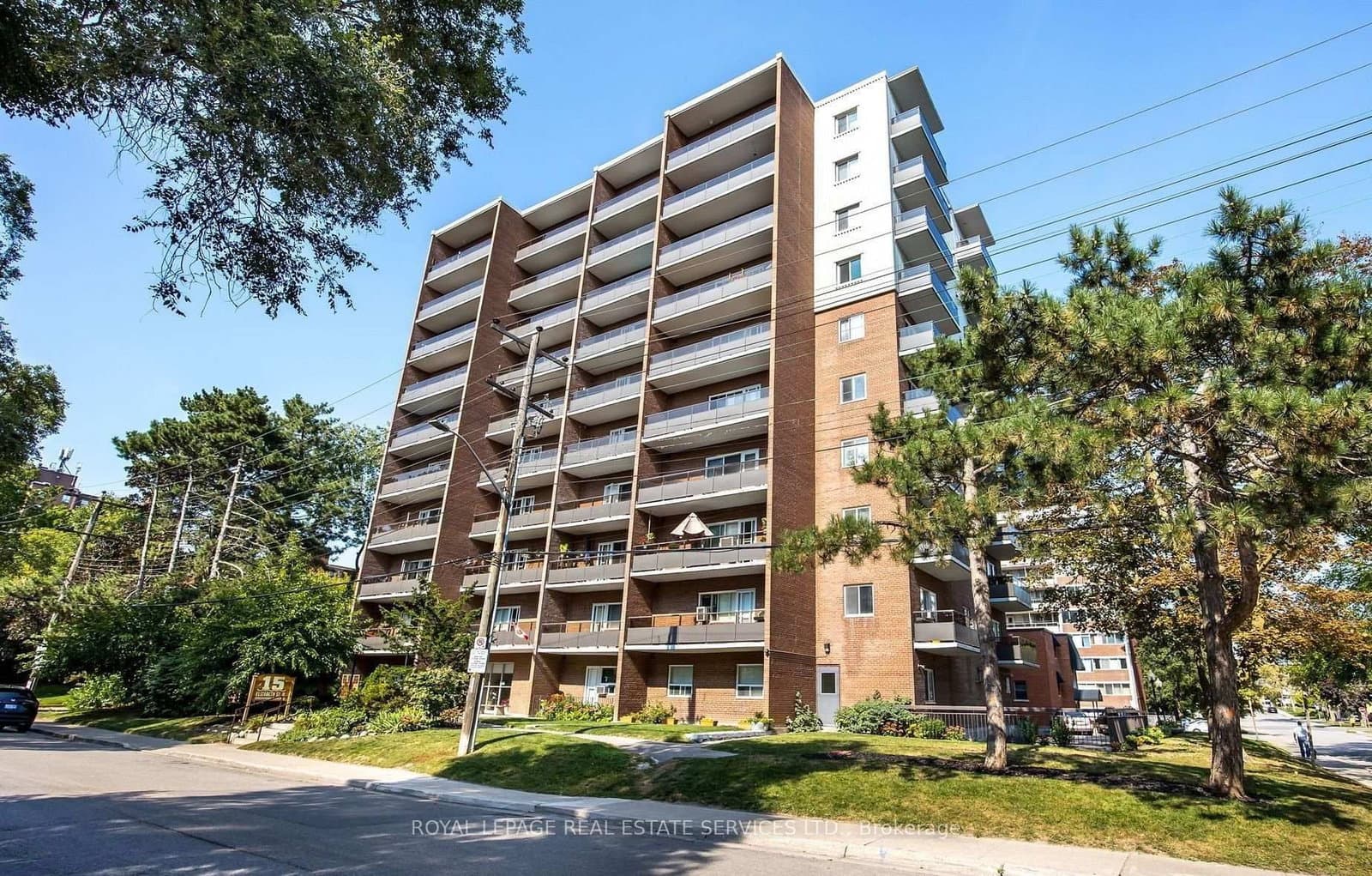15 Elizabeth Street N, Unit 203 thumbnail 16
