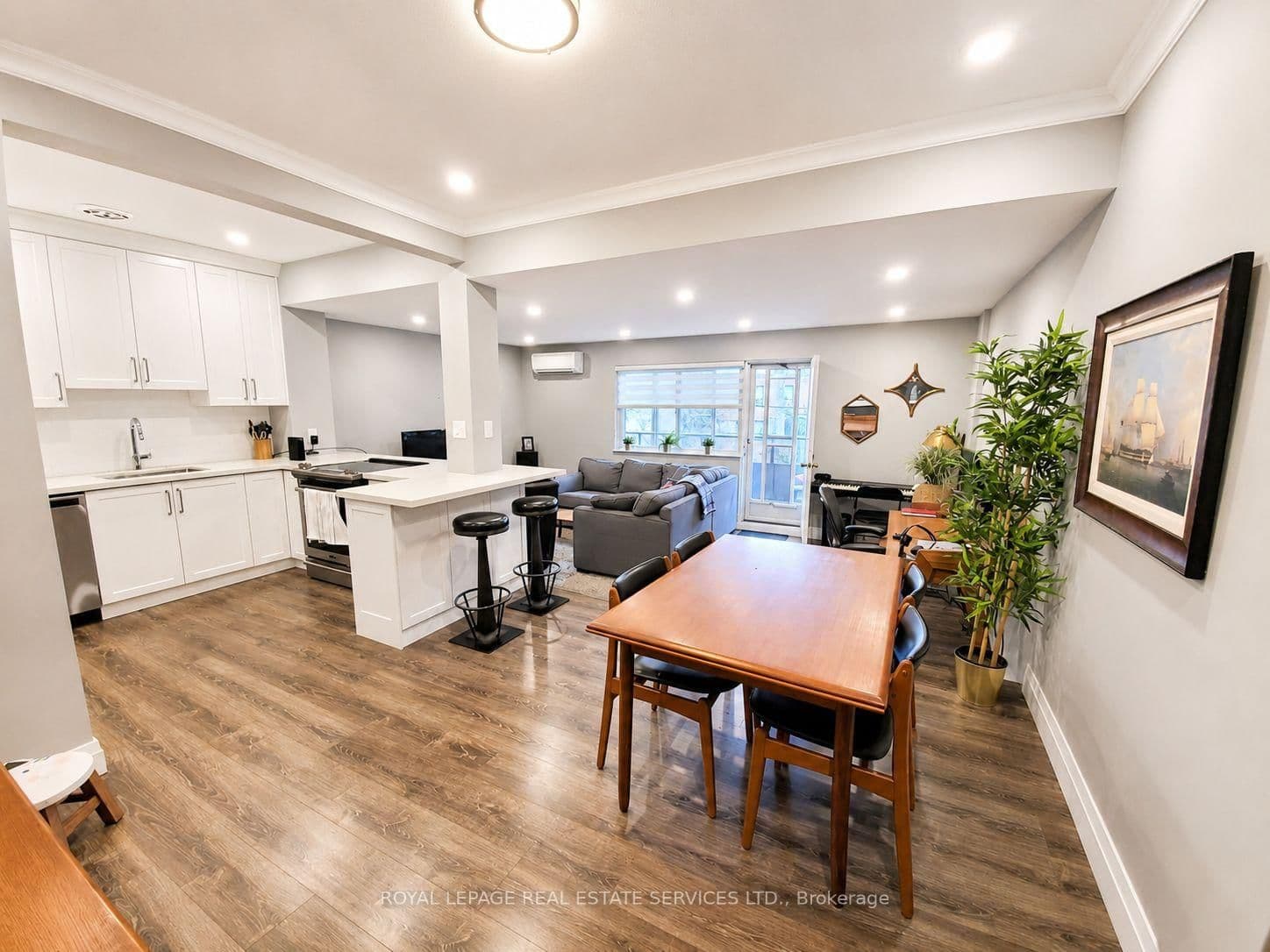 15 Elizabeth Street N, Unit 203 thumbnail 7