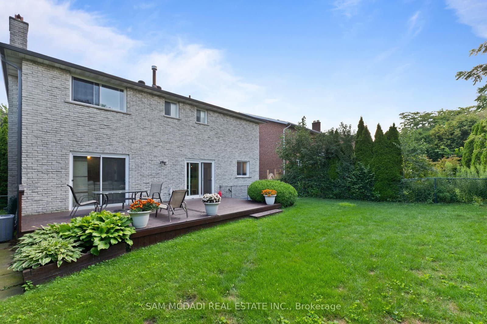 1077 Saginaw Crescent thumbnail 44