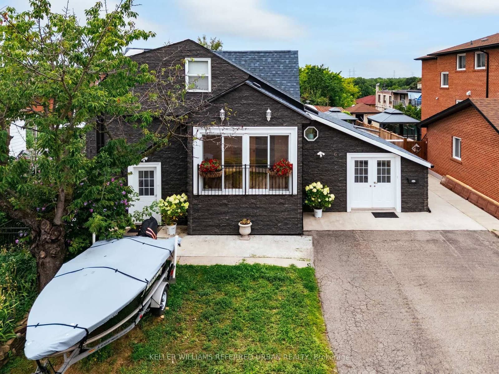6 Elmhurst Drive thumbnail 2