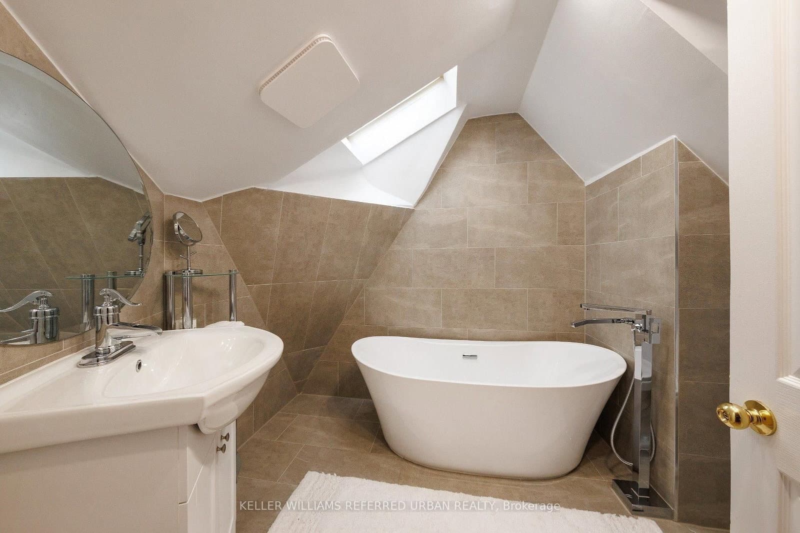 6 Elmhurst Drive thumbnail 23