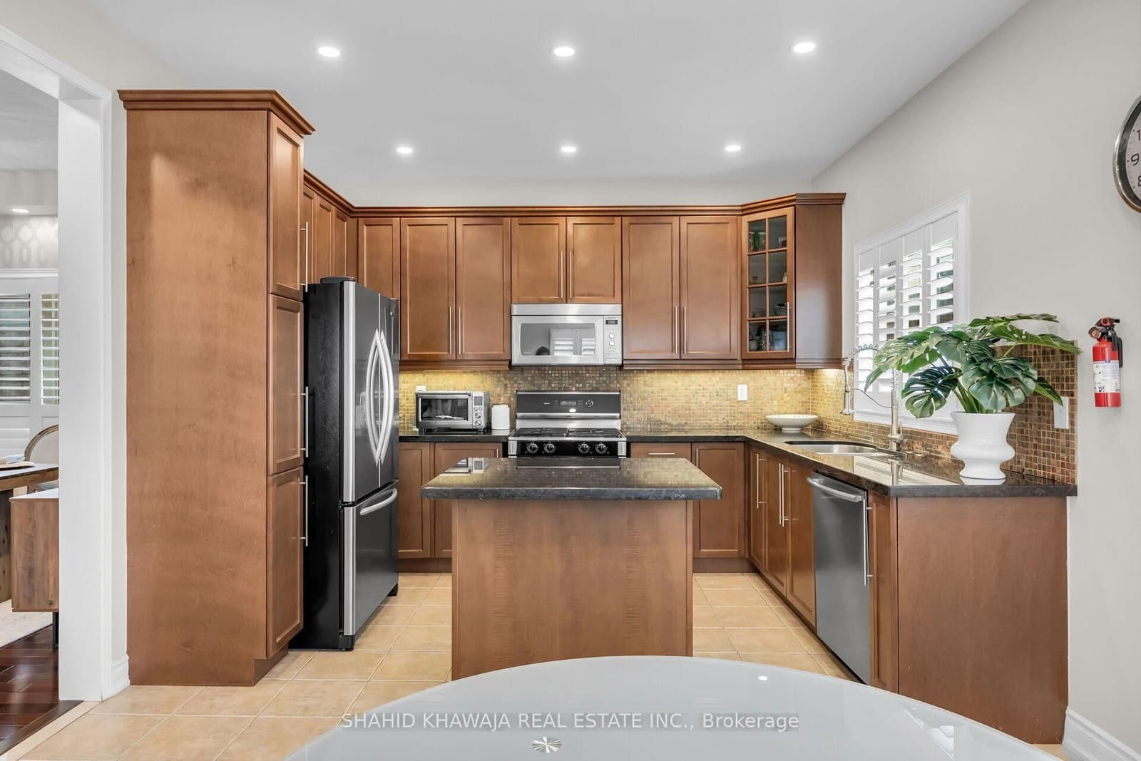 1078 Easterbrook Crescent thumbnail 11