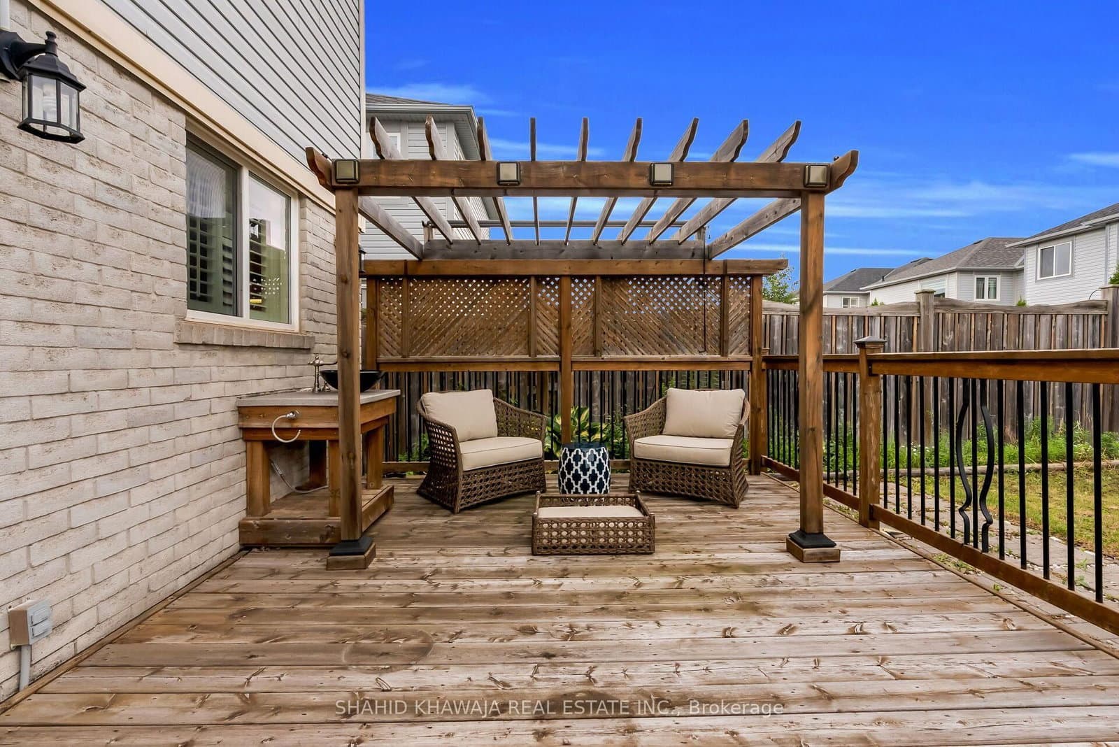 1078 Easterbrook Crescent thumbnail 30