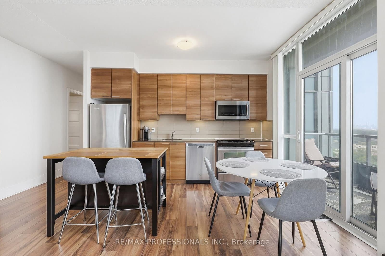 #1602 - 15 Viking Lane