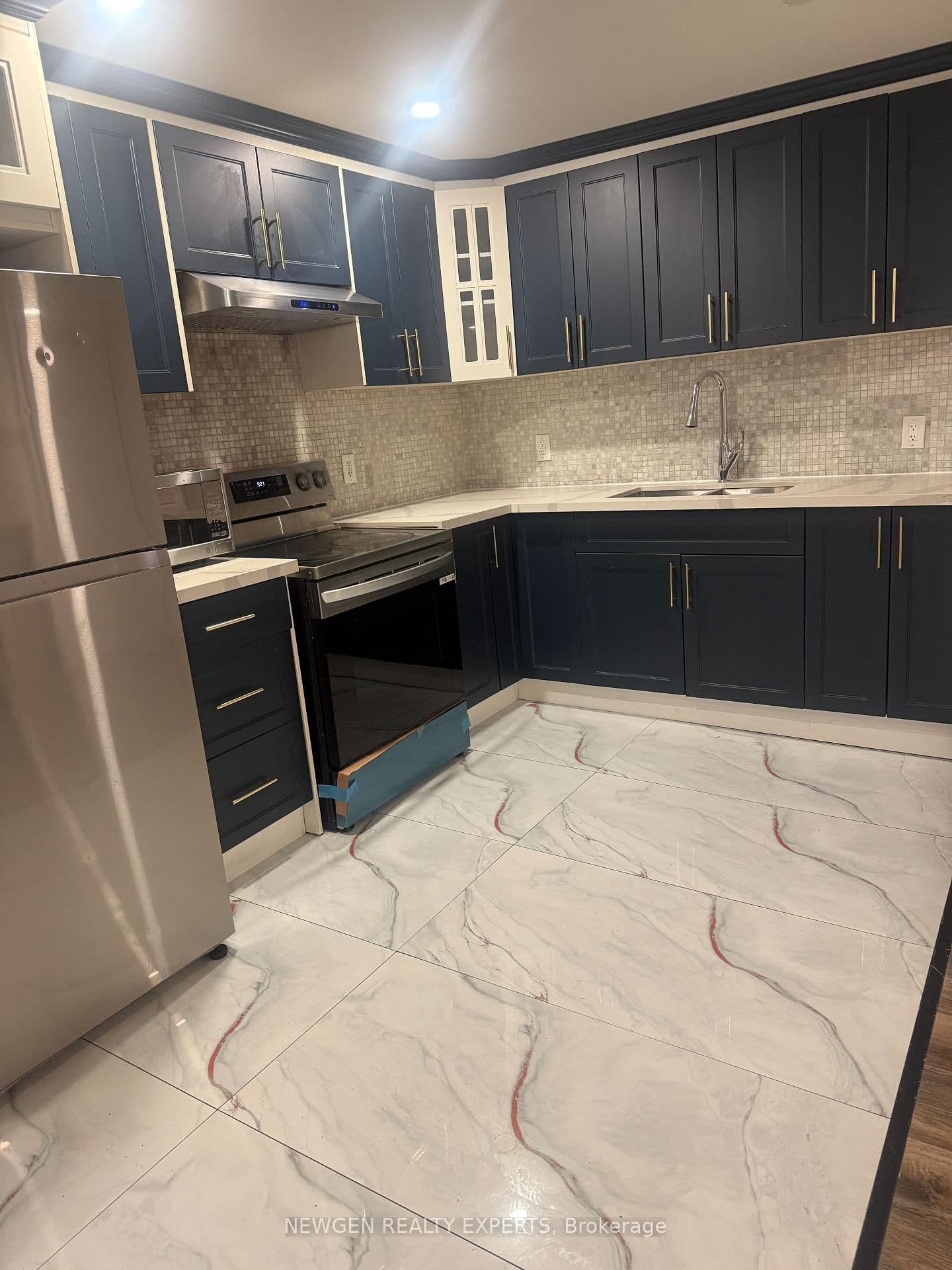 23 Hawtrey Road, Unit Bsmnt thumbnail 4