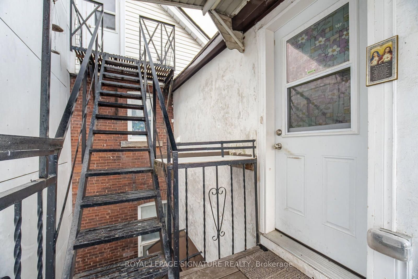 3331 Dundas Street W thumbnail 5