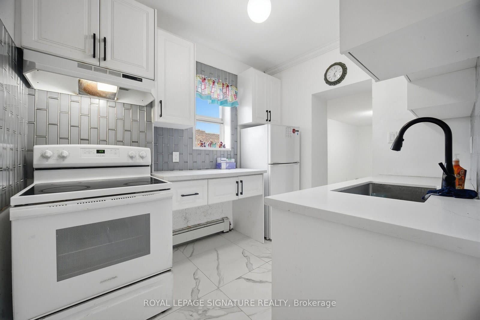 3331 Dundas Street W thumbnail 8