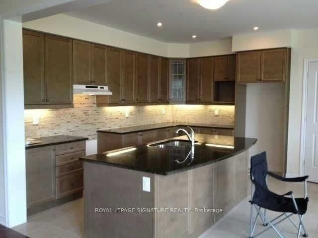 53 Victoriaville Road, Unit Upper thumbnail 3