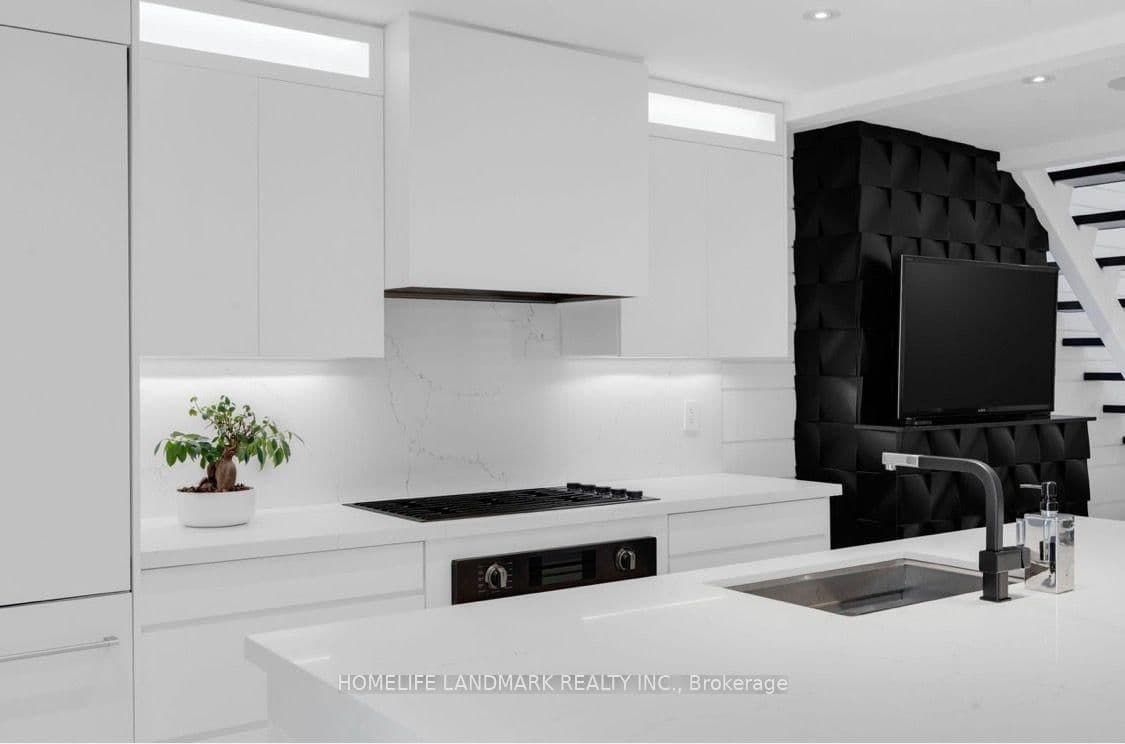 58 Carrick Avenue, Unit upper thumbnail 9