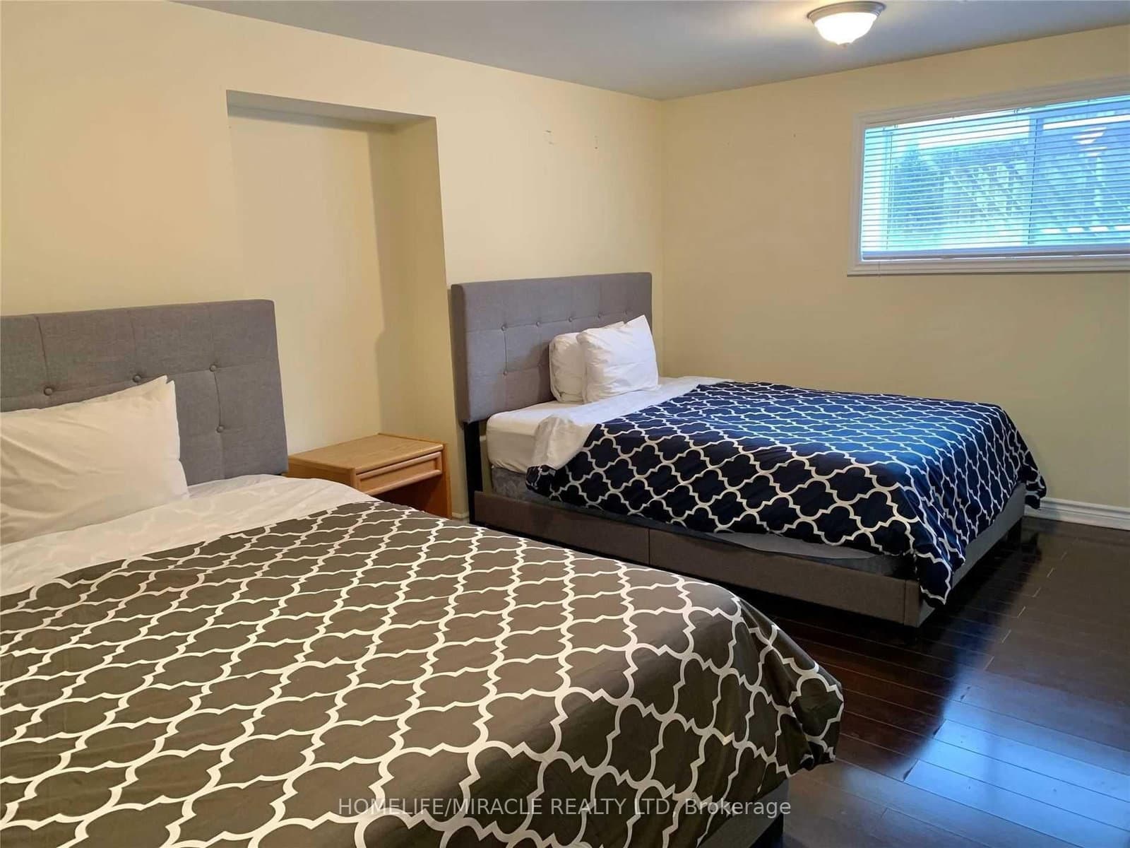 1509 Marshall Crescent thumbnail 14