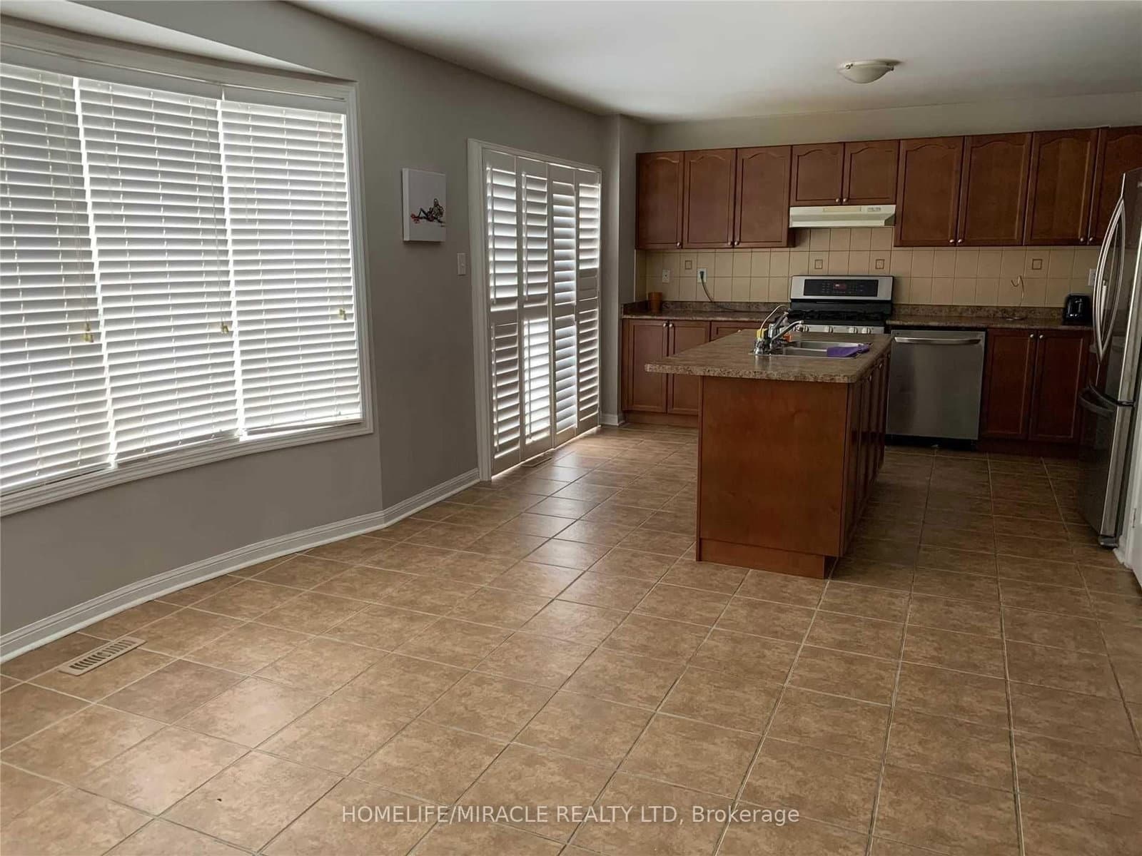 1509 Marshall Crescent thumbnail 5