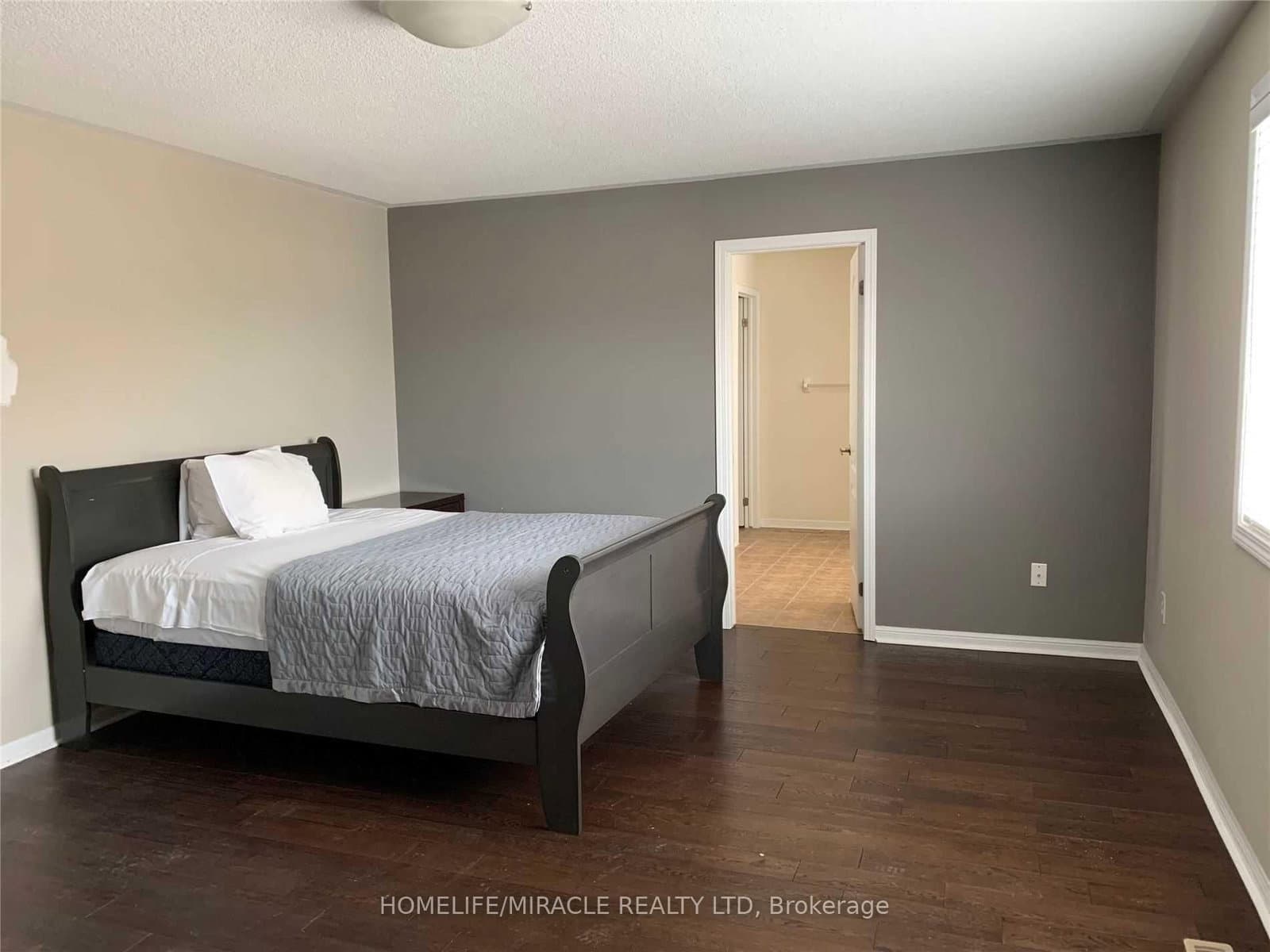 1509 Marshall Crescent thumbnail 8