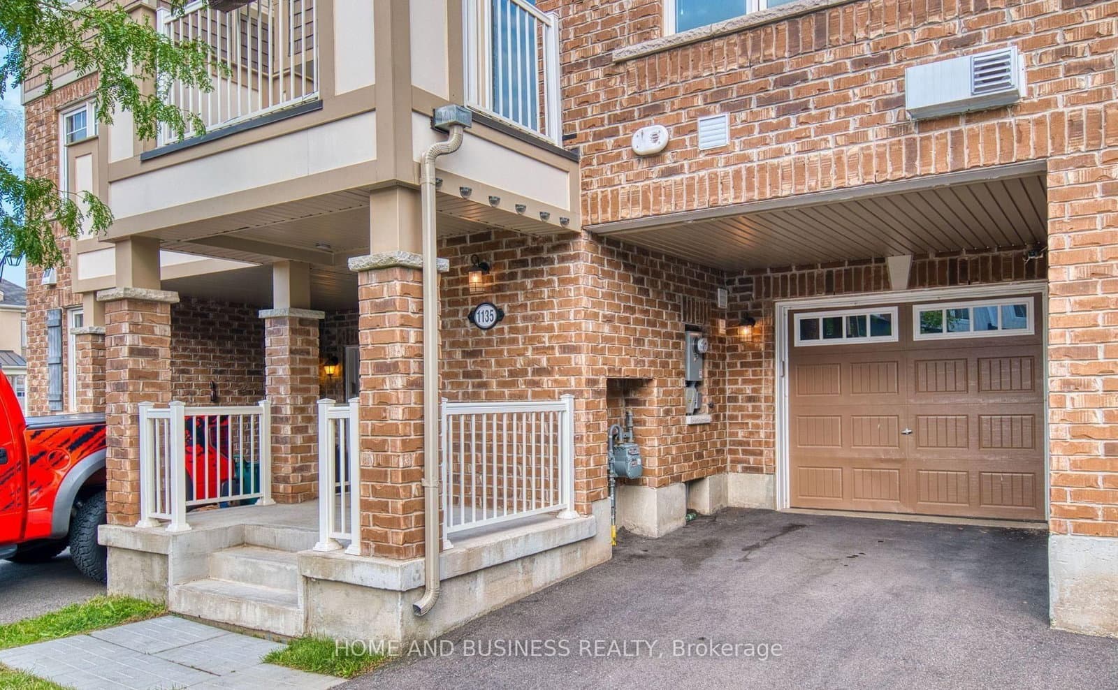 1135 duignan Crescent thumbnail 4