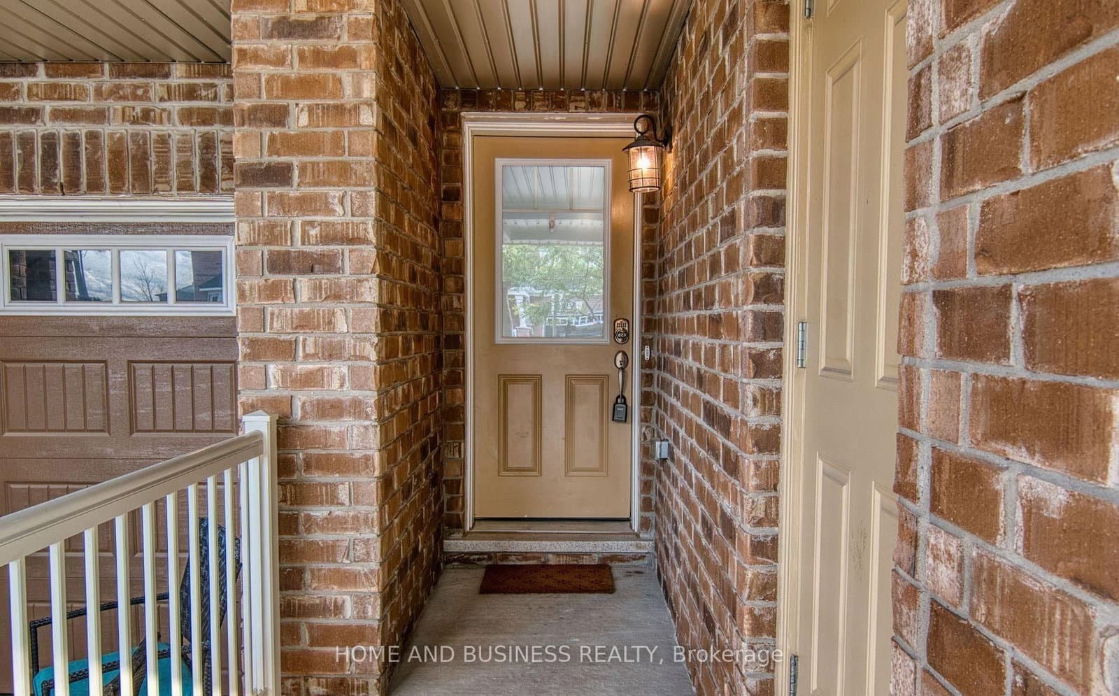 1135 duignan Crescent thumbnail 5