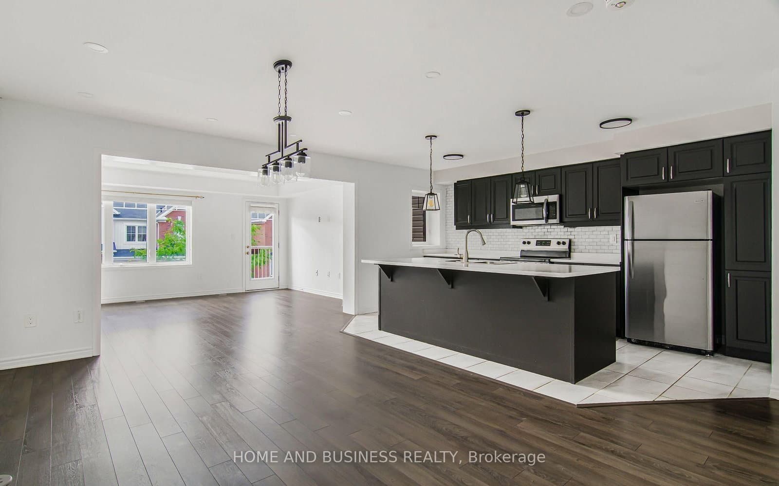 1135 duignan Crescent thumbnail 7