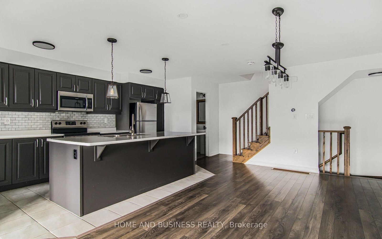 1135 duignan Crescent thumbnail 8
