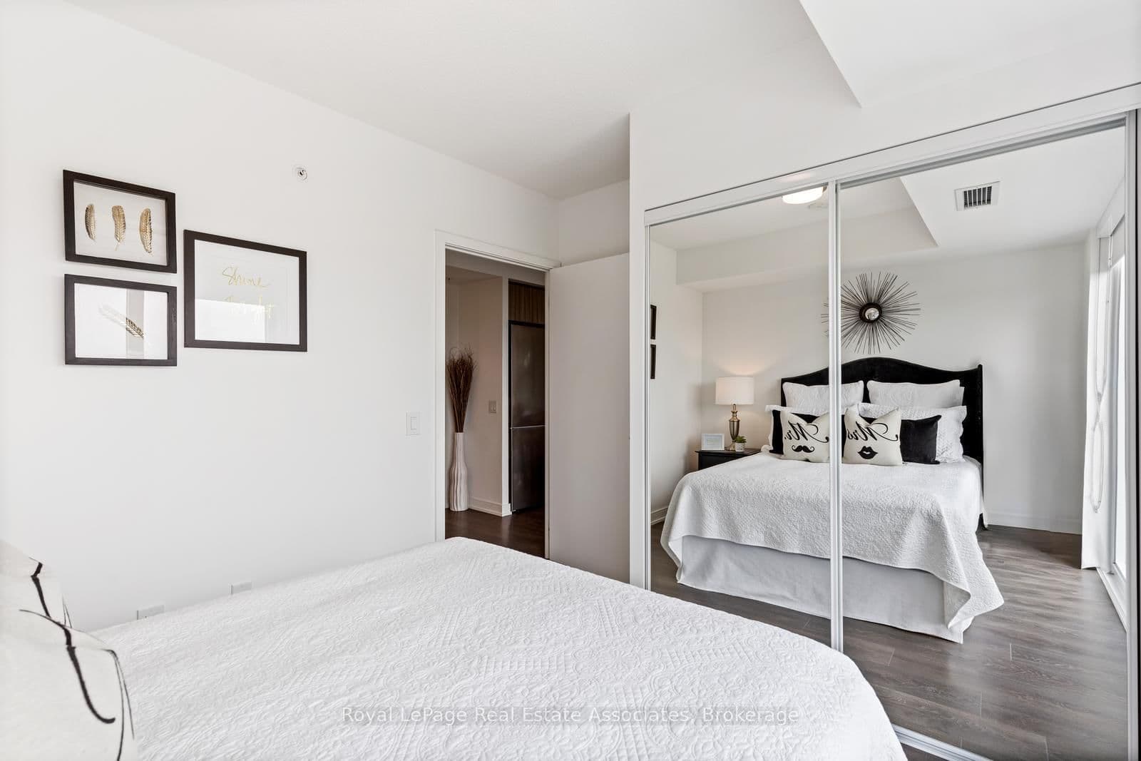 30 Samuel Wood Way, Unit 1403 thumbnail 10