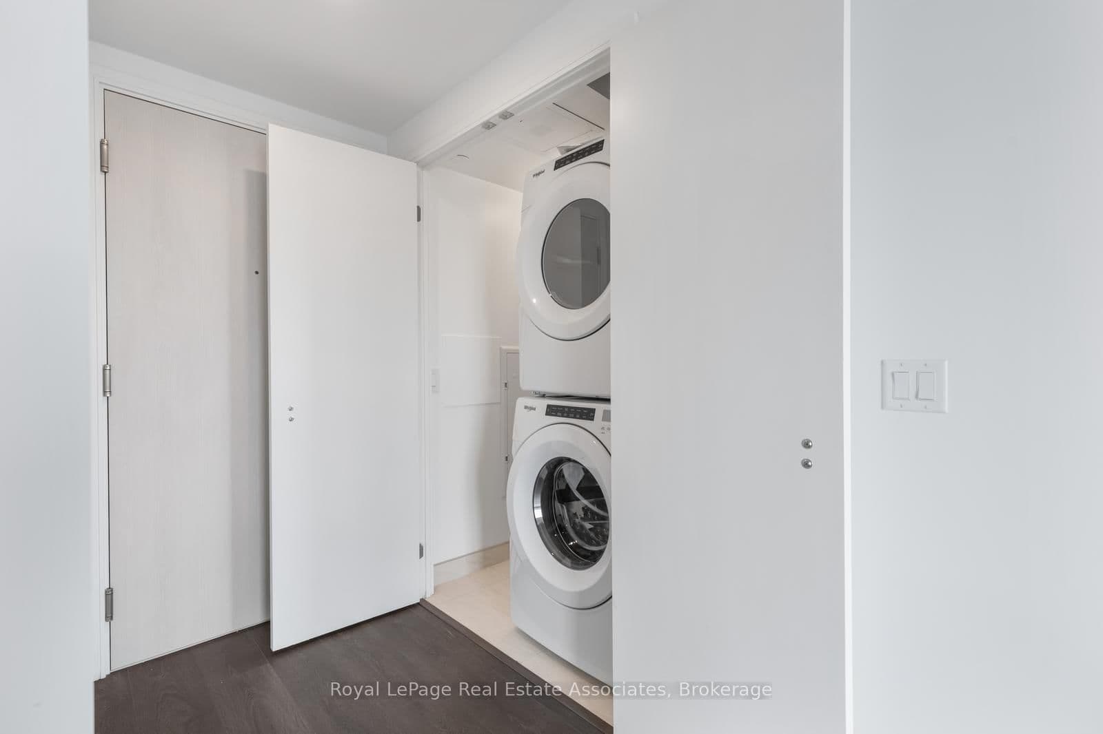 30 Samuel Wood Way, Unit 1403 thumbnail 11