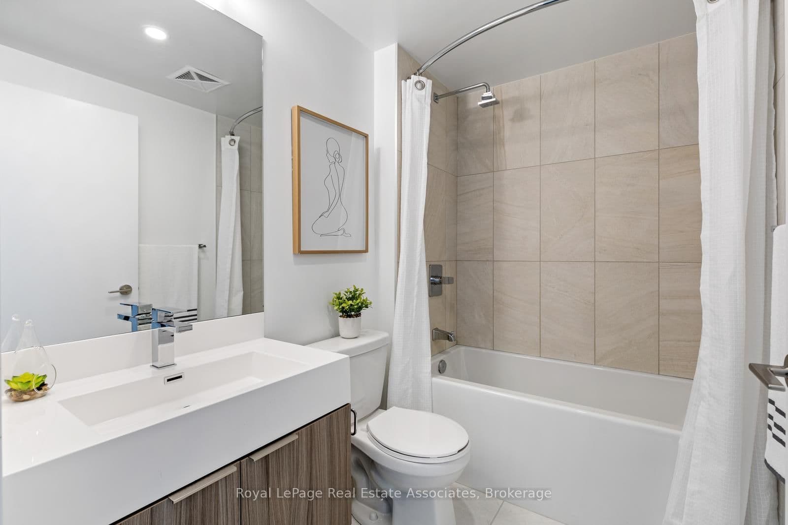 30 Samuel Wood Way, Unit 1403 thumbnail 7
