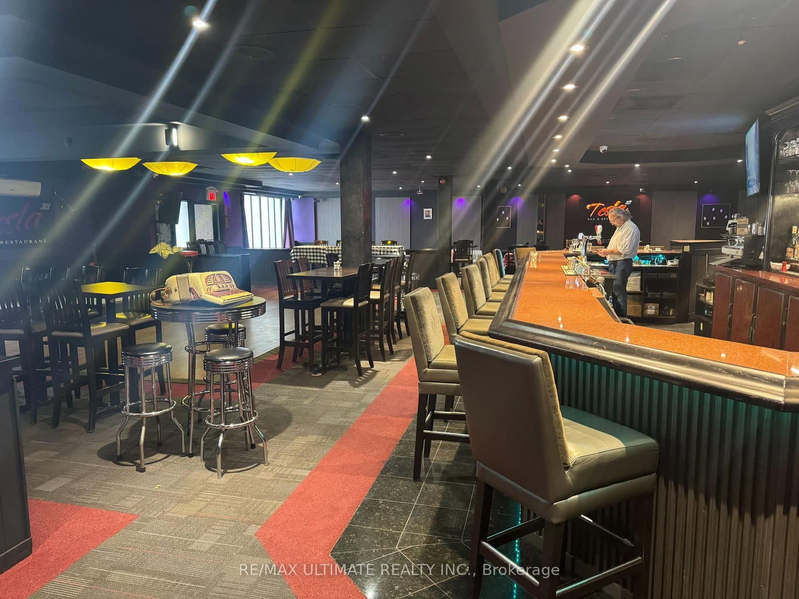 385 The West Mall, Unit 6 thumbnail 4