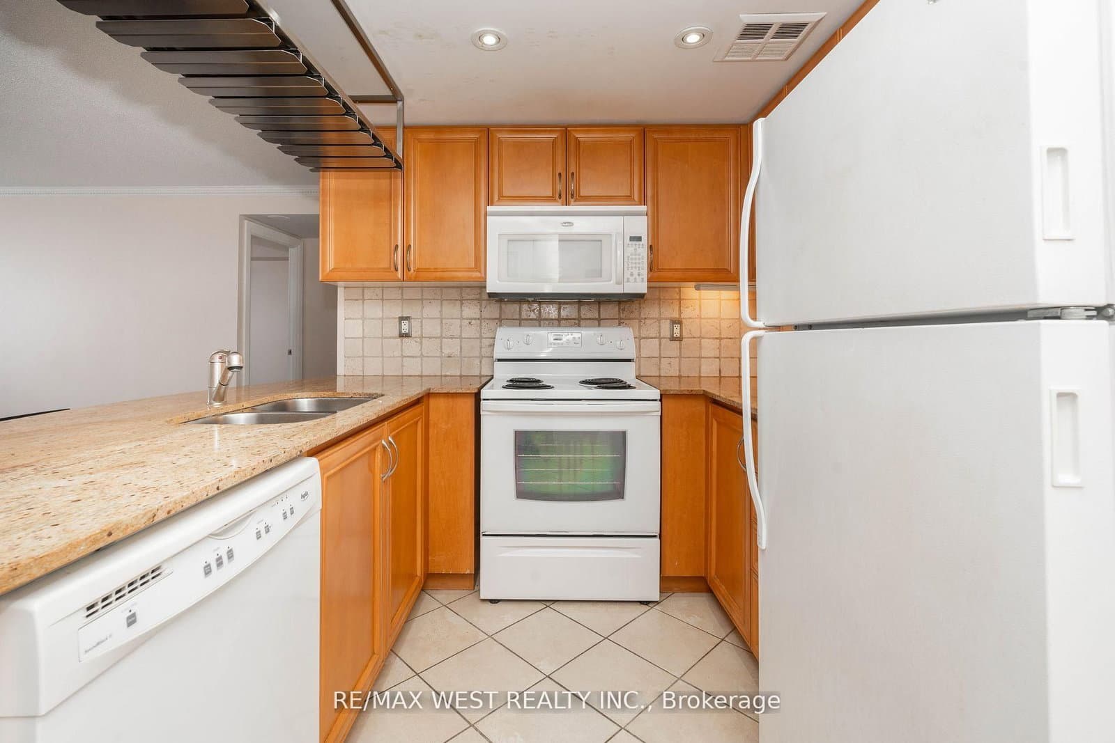 2737 Keele Street, Unit 817 thumbnail 11