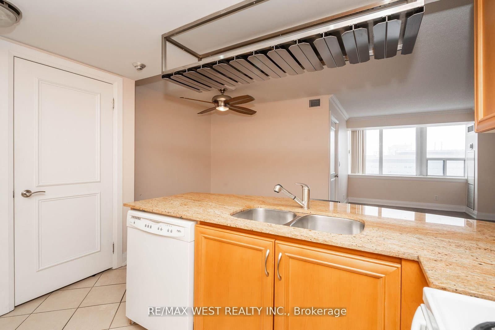 2737 Keele Street, Unit 817 thumbnail 12