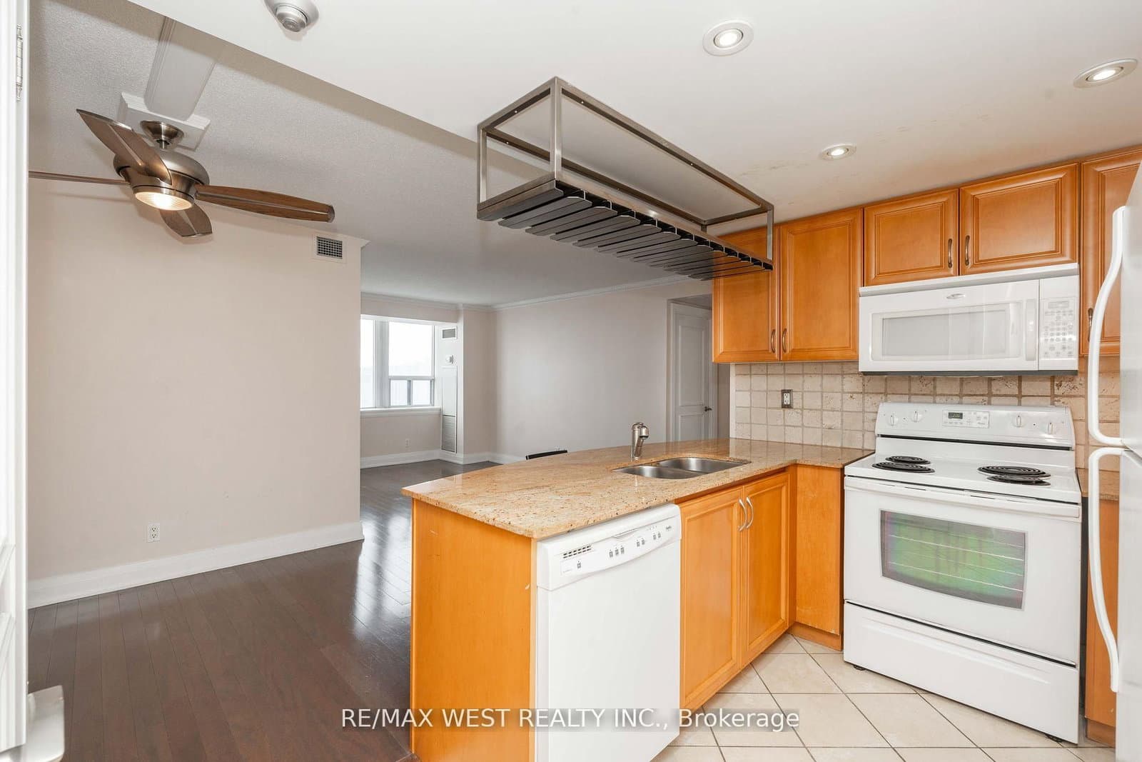 2737 Keele Street, Unit 817 thumbnail 5