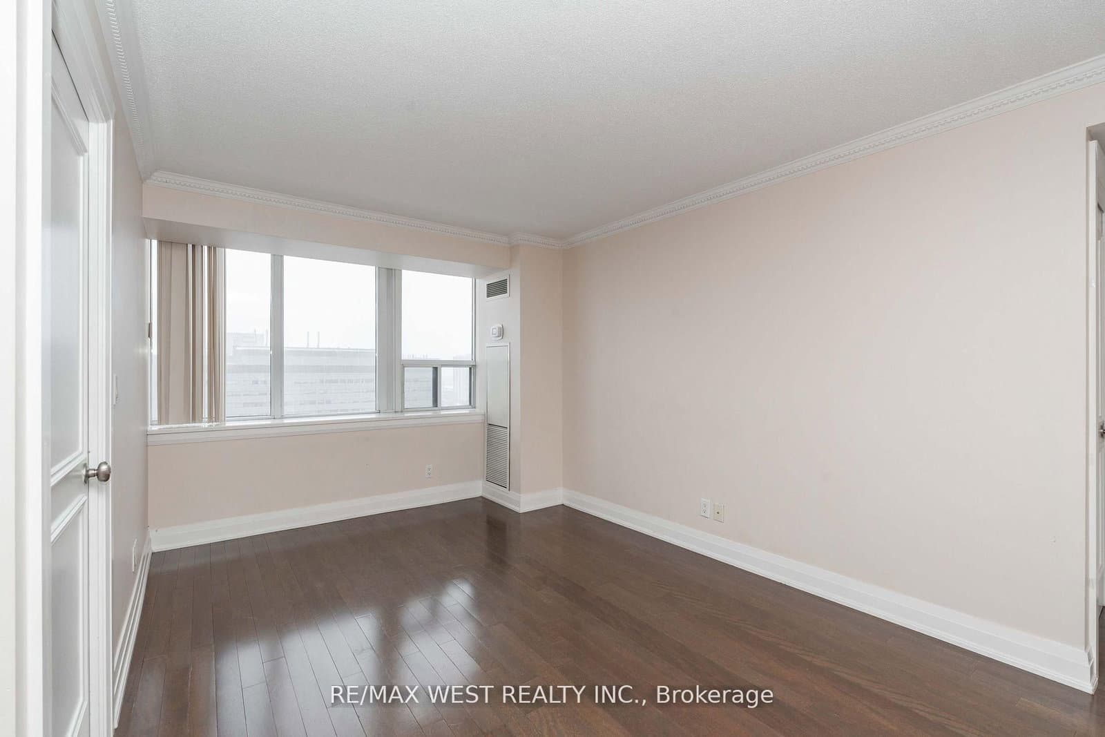 2737 Keele Street, Unit 817 thumbnail 6