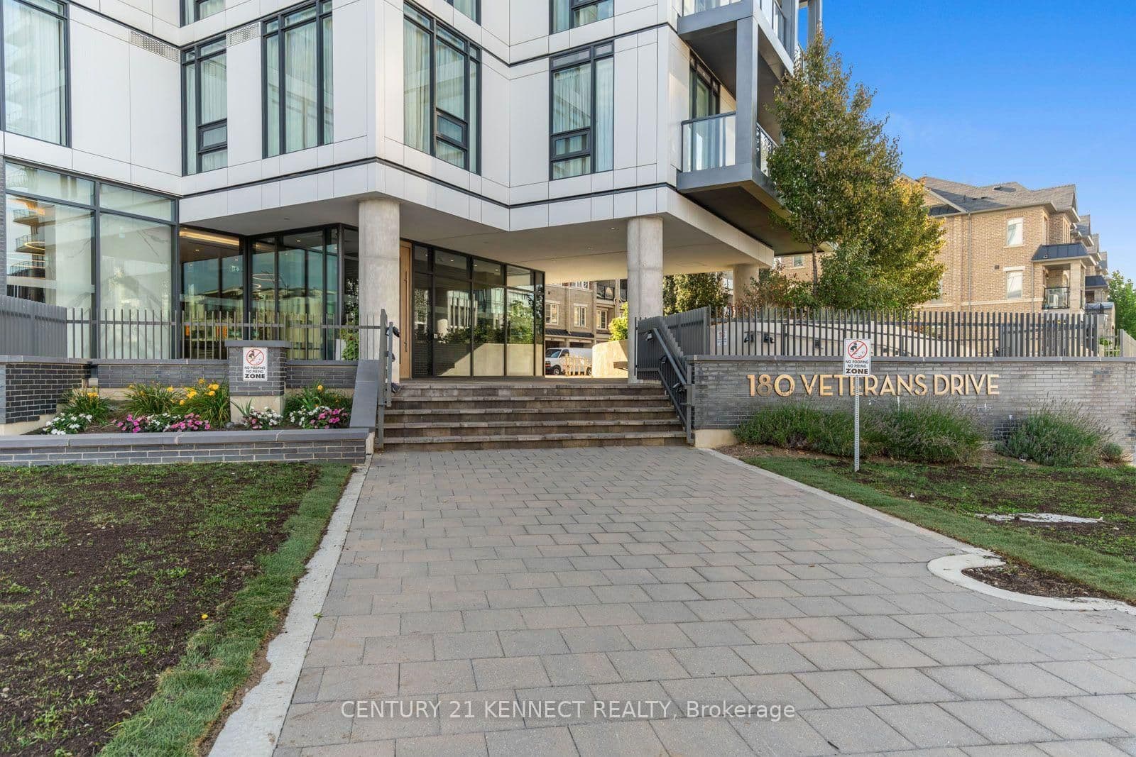 180 Veterans Drive, Unit 101 thumbnail 3