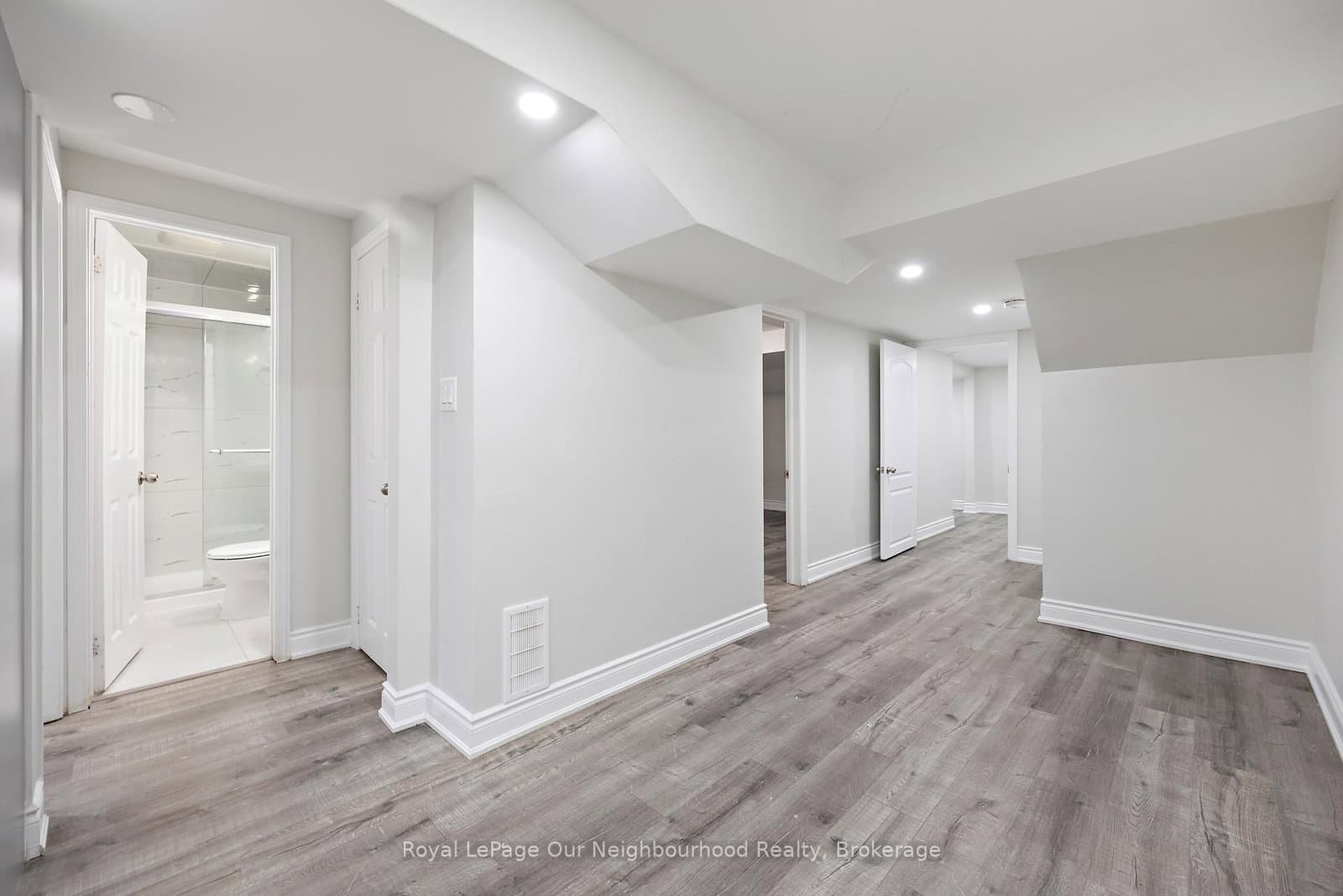 206 Sunny Meadow Boulevard, Unit Bsmt thumbnail 5