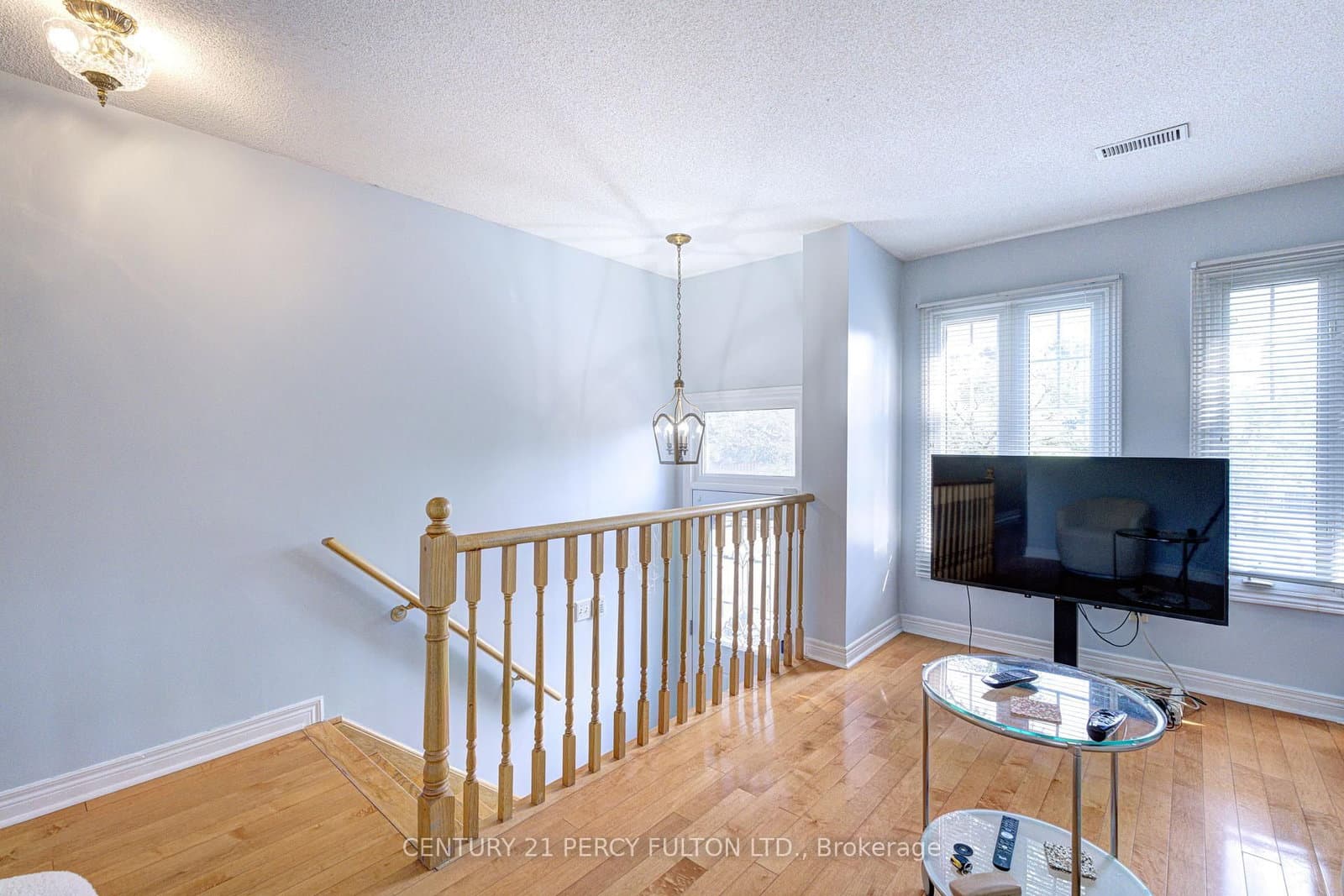 800 Dundas Street W, Unit 17 thumbnail 3