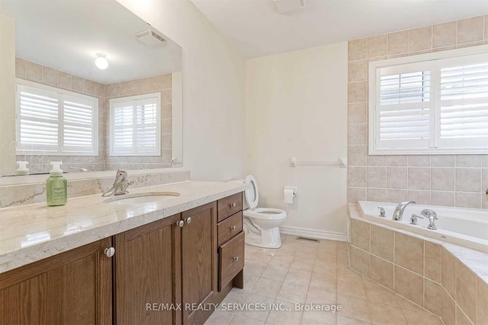 3 Coolwater Drive, Unit Upper thumbnail 14