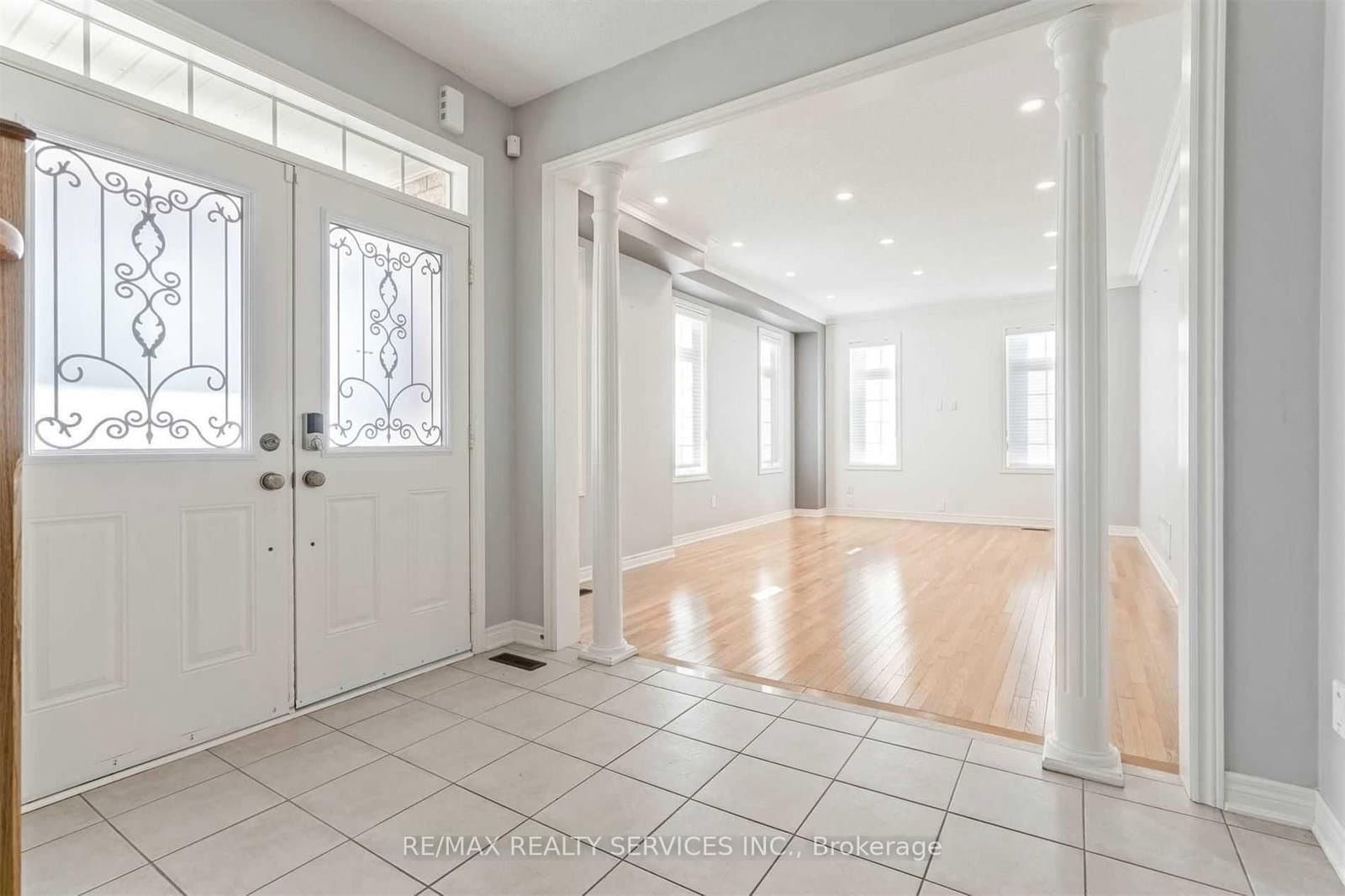 3 Coolwater Drive, Unit Upper thumbnail 3