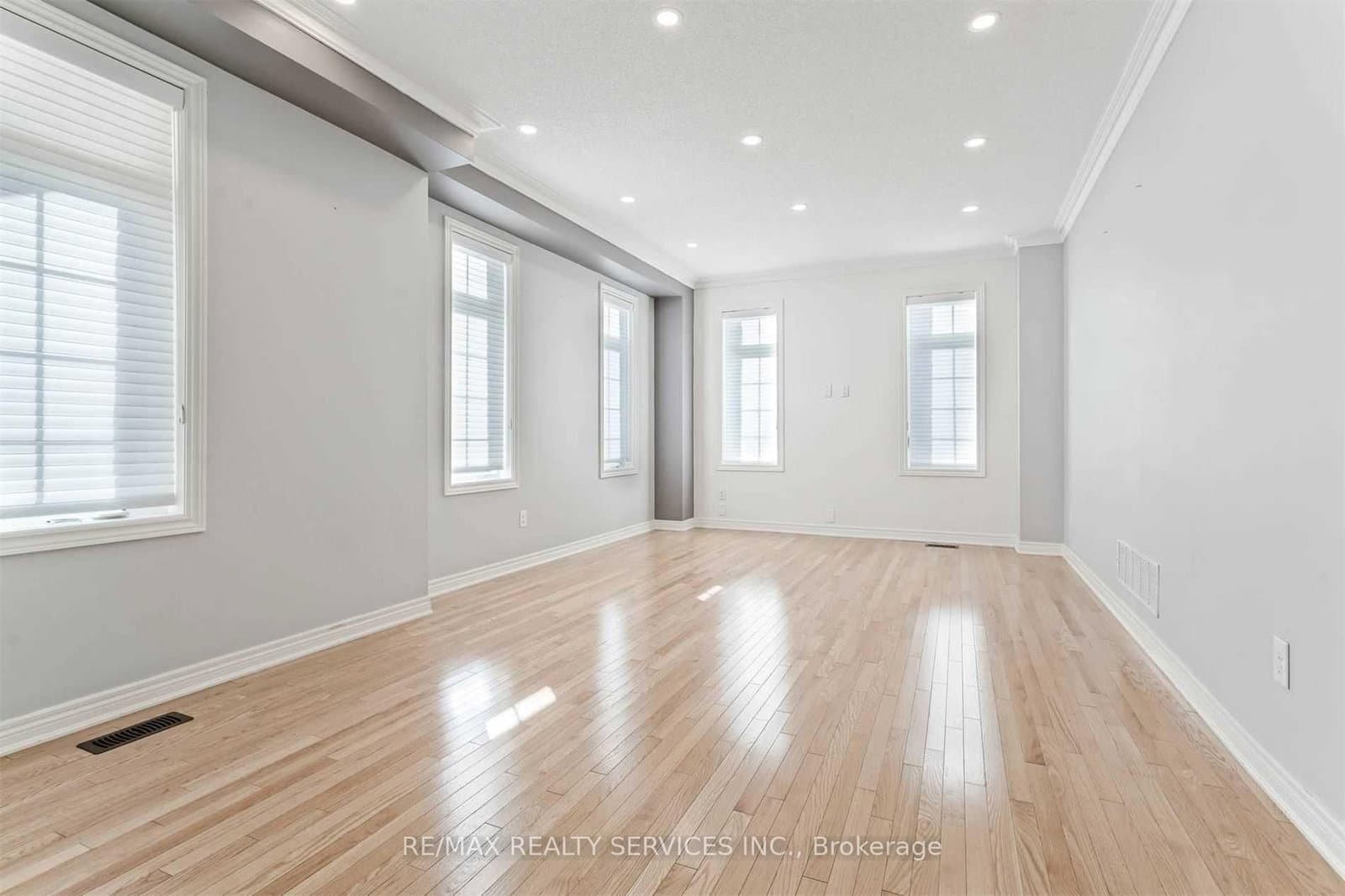 3 Coolwater Drive, Unit Upper thumbnail 4