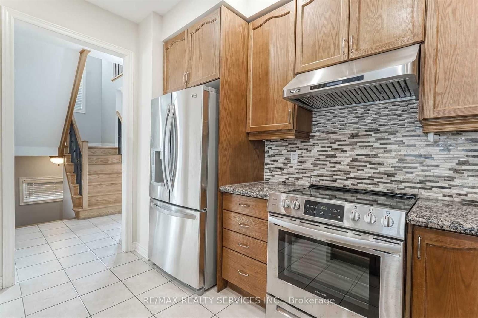3 Coolwater Drive, Unit Upper thumbnail 7