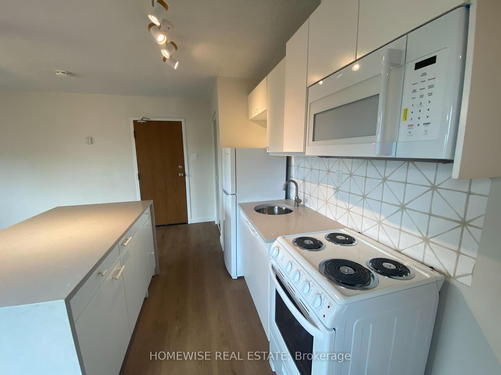 5 High Park Boulevard, Unit 302 thumbnail 4
