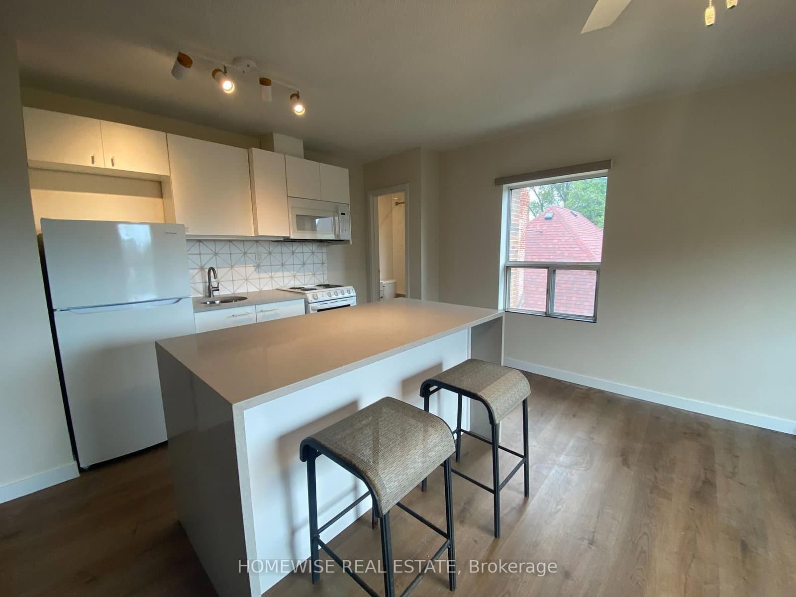 5 High Park Boulevard, Unit 302 thumbnail 6