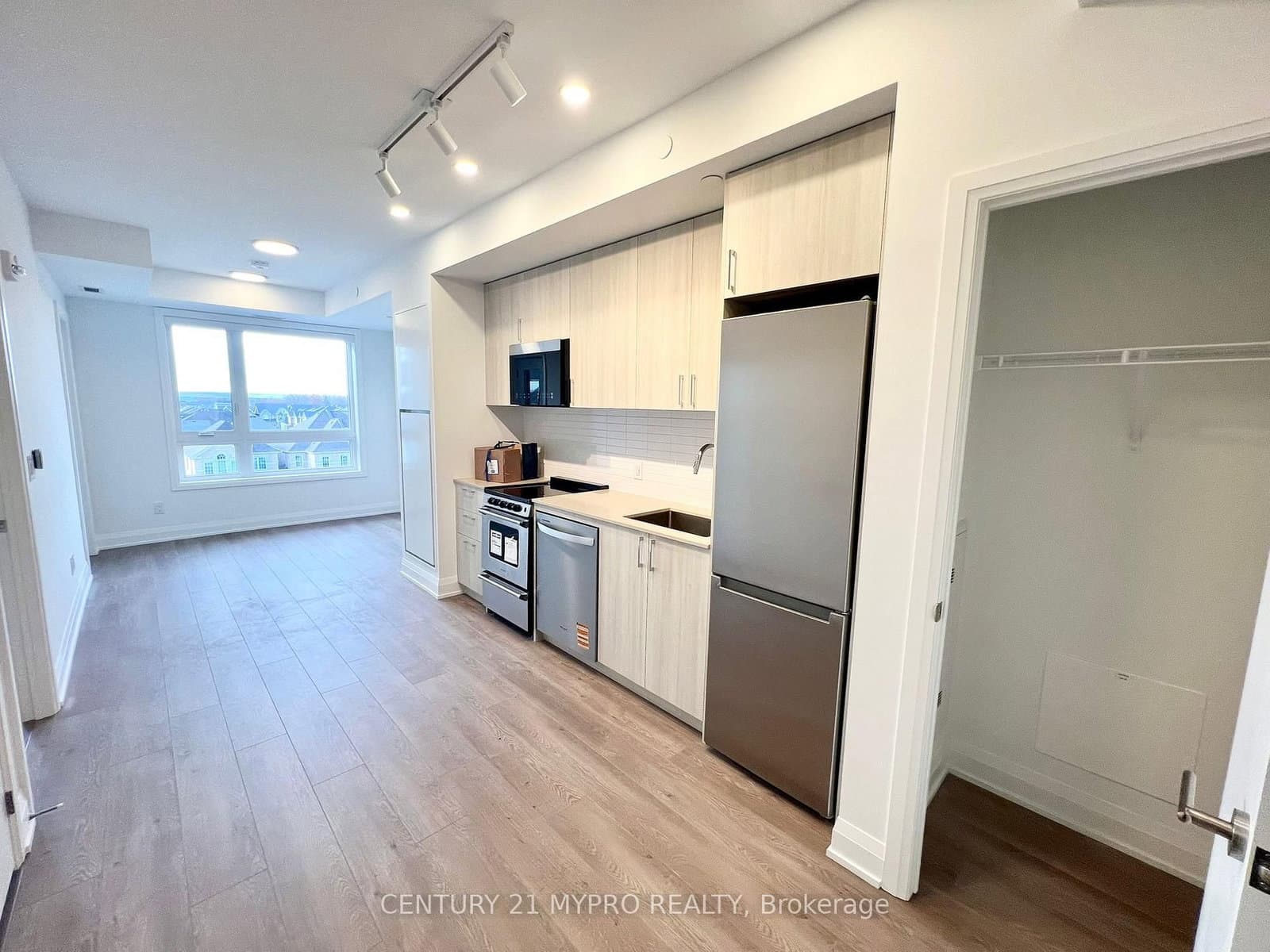 3250 Carding Mill Trail, Unit 402 thumbnail 9