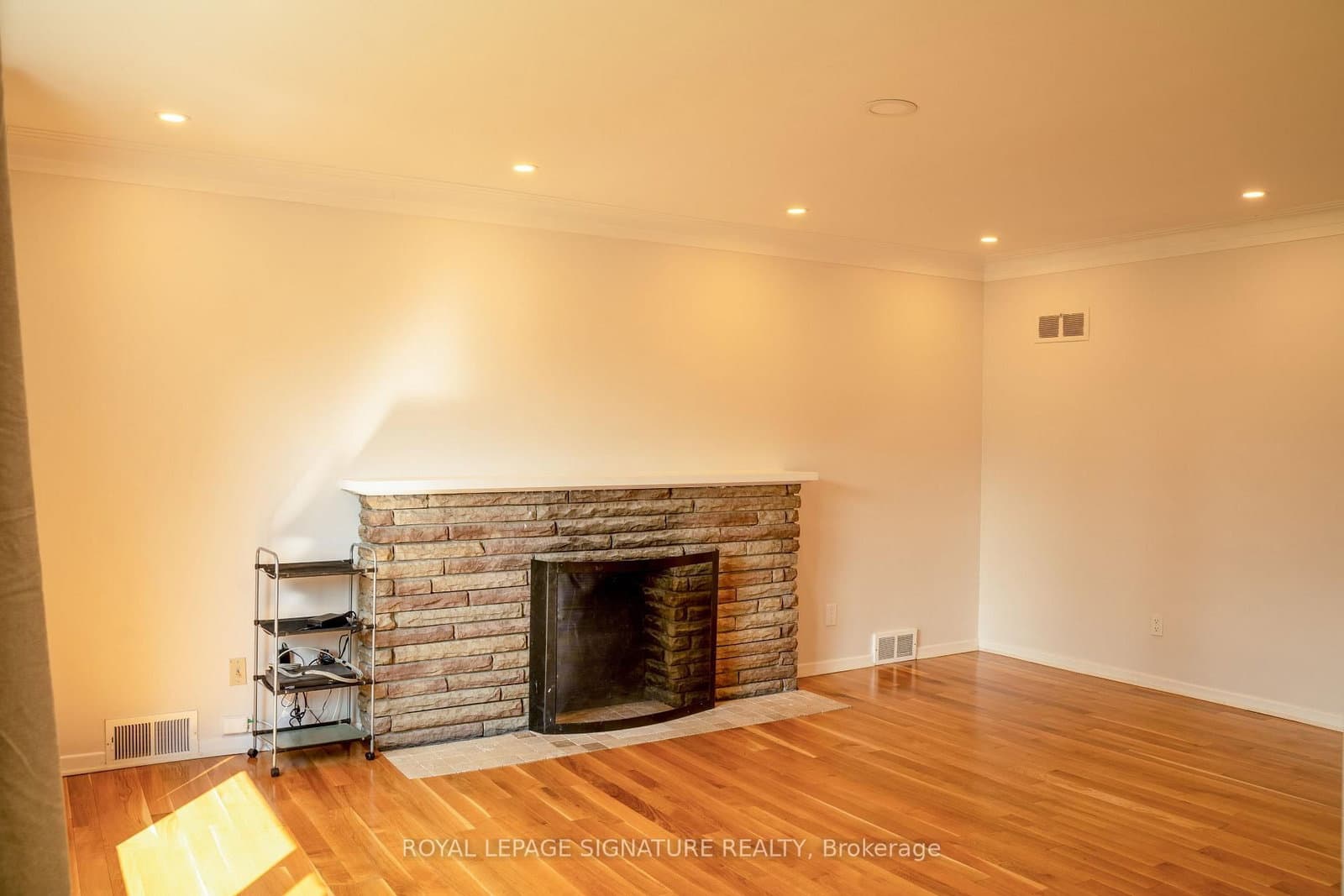42 Kingsview Boulevard thumbnail 7