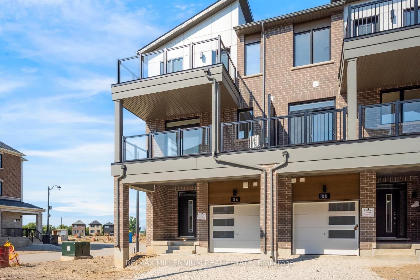 36 Thornbird Crescent, Unit Main thumbnail 2
