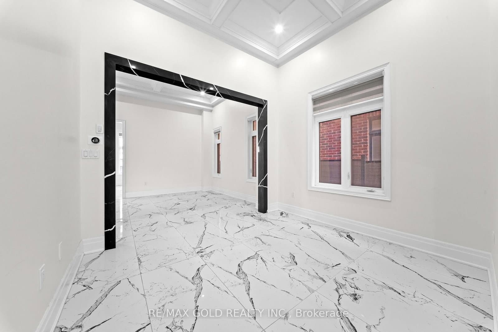 1199 QUEENS PLATE Road E thumbnail 11