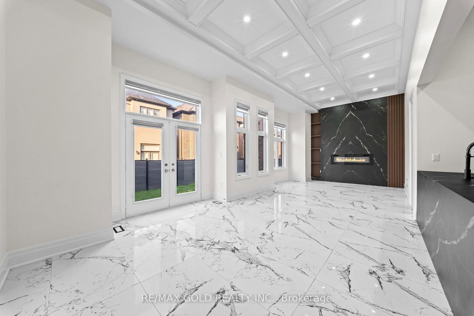 1199 QUEENS PLATE Road E thumbnail 17