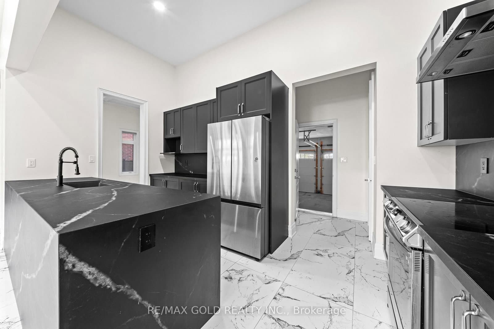 1199 QUEENS PLATE Road E thumbnail 20