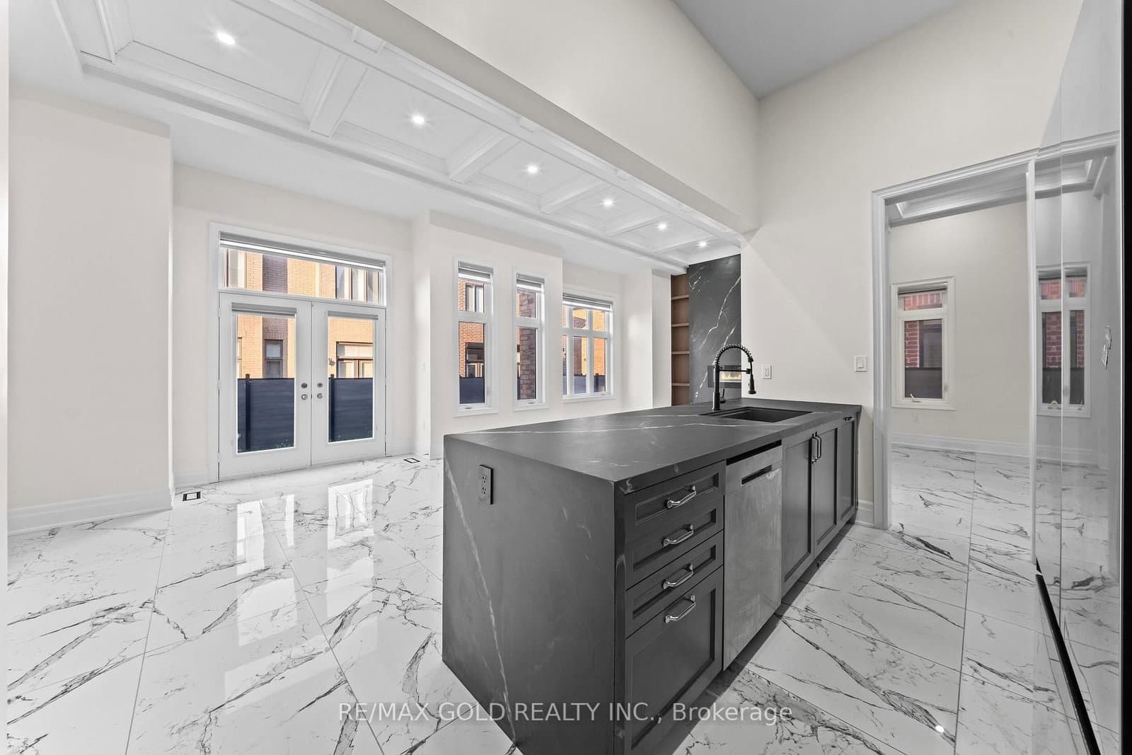 1199 QUEENS PLATE Road E thumbnail 21